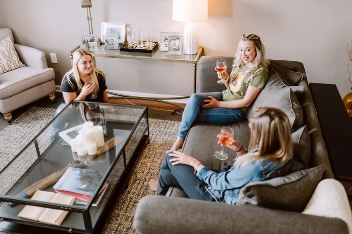 Spacious Living Room | LC Hilliard | Hilliard, Ohio Apartments for Rent
