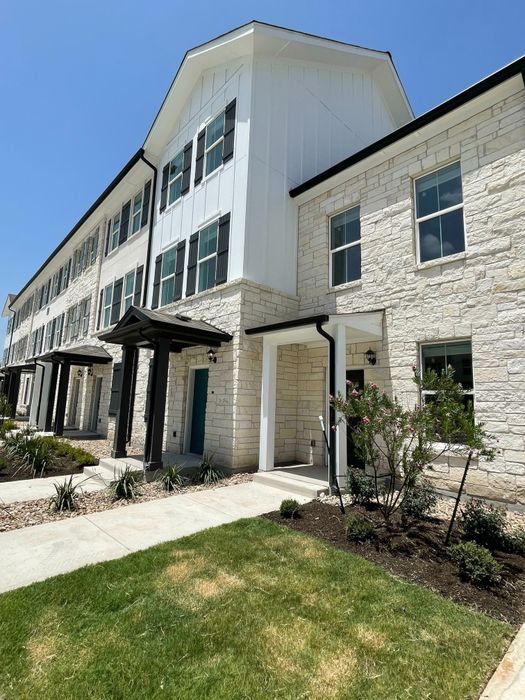 Outdoor Area | Apartment Homes in Pflugerville , Texas | LC Plfugerville