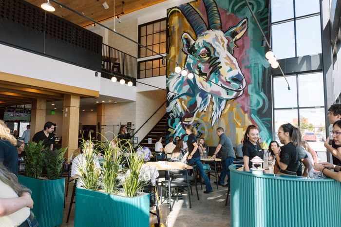 The Goat Restaurant & Bar | Apartment Homes in Pflugerville , Texas | LC Plfugerville