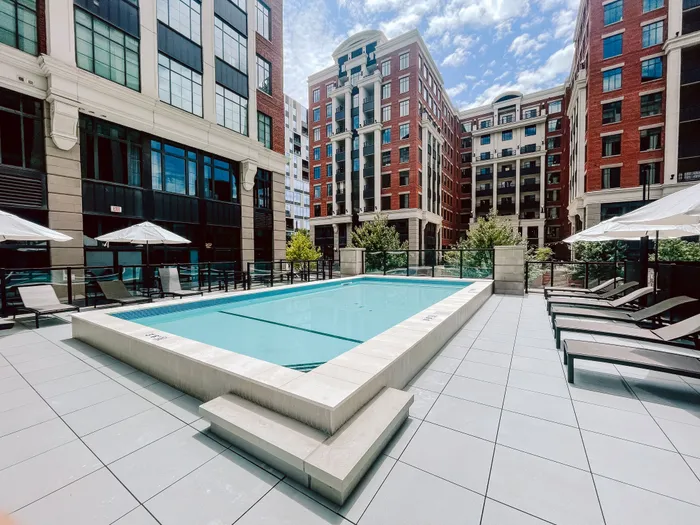 LC RiverSouth Pool