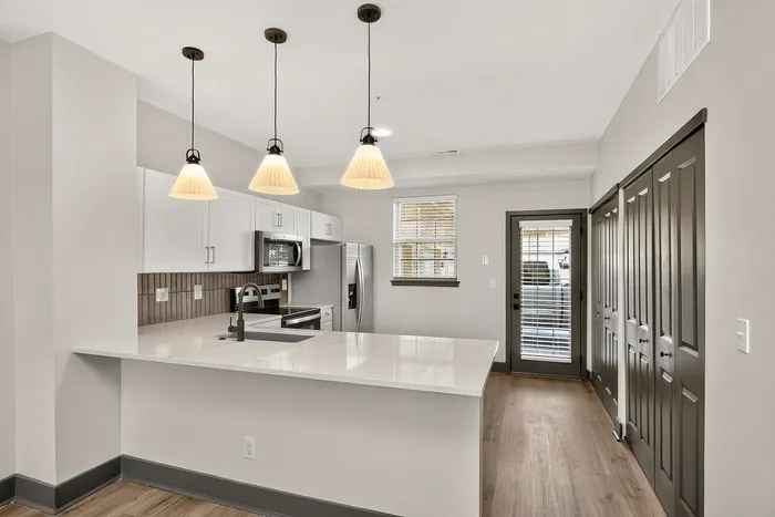 Modern kitchen | LC Mount Juliet | Mount Juliet, TN Apartments for Rent