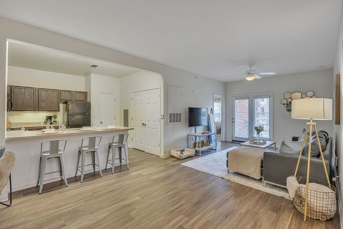 2x2 Kitchen-Living