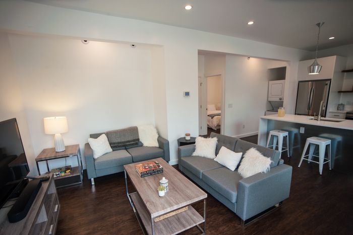 1106 Madison Apt 1A Livingroom
