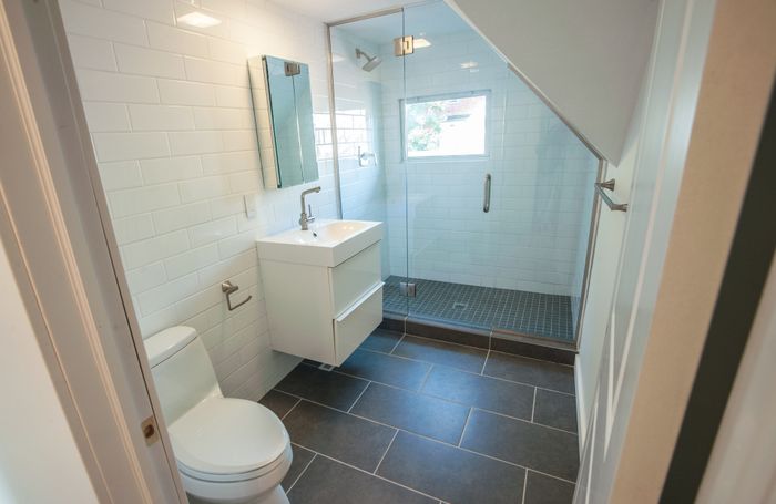 1026 Apt 3 Bath