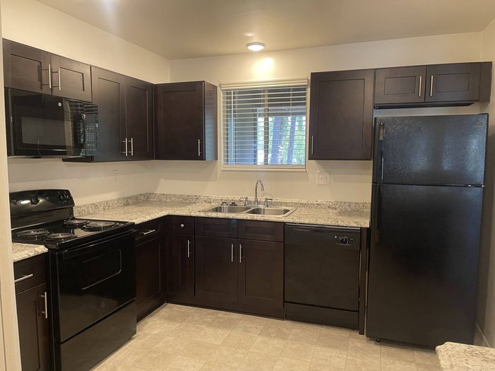 Newly Remodeled Gourmet kitchen with Breakfast Bar!