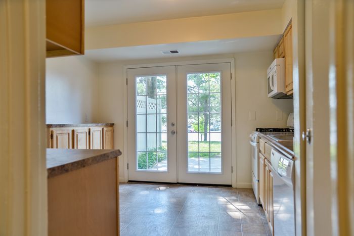 Three bedroom town home kitchen