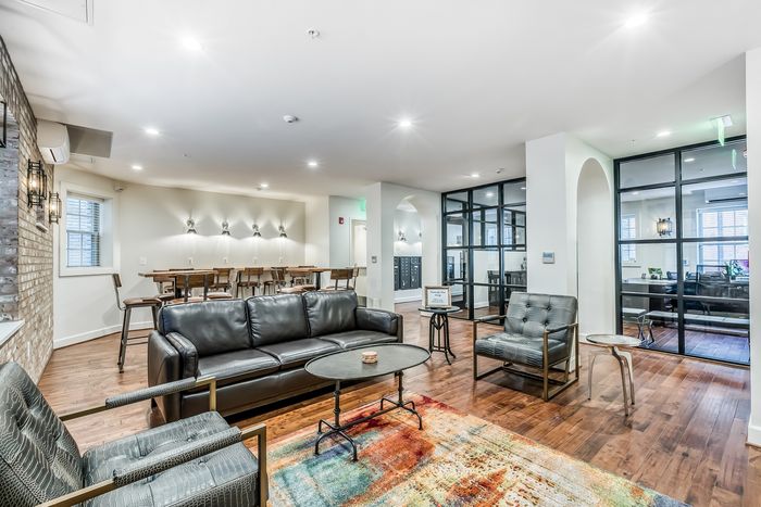 Leasing Center