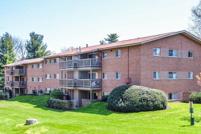 Clarke Manor Apts, Exterior,