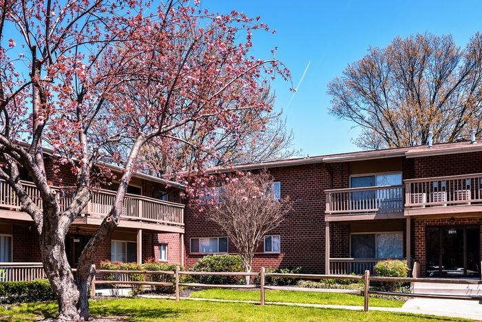 Clarke Manor Apts, Exterior,
