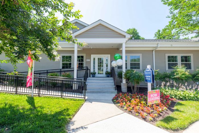 Leasing Center
