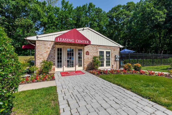 Leasing Center
