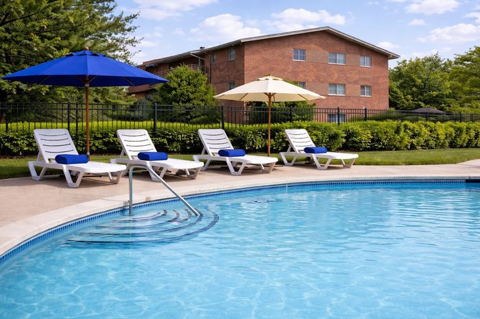 Poolside Seating