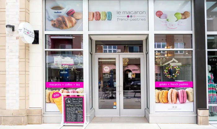 Le Macaron French Pastries