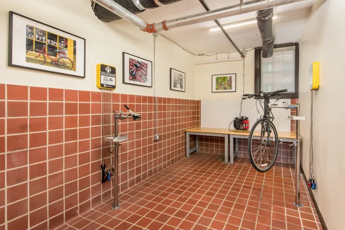 Bike Repair Room