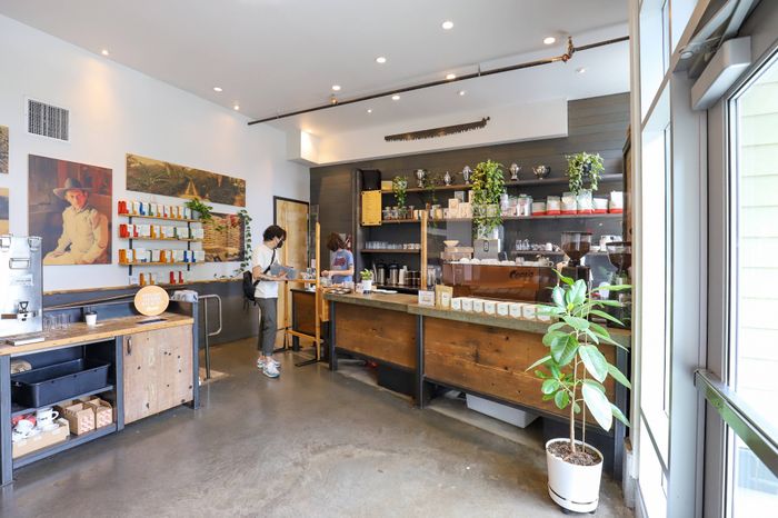 Apartment with coffee shop