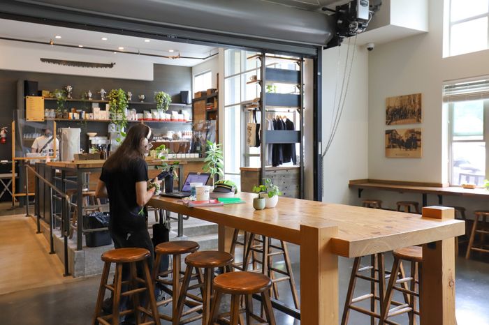 apartments with coffee shop