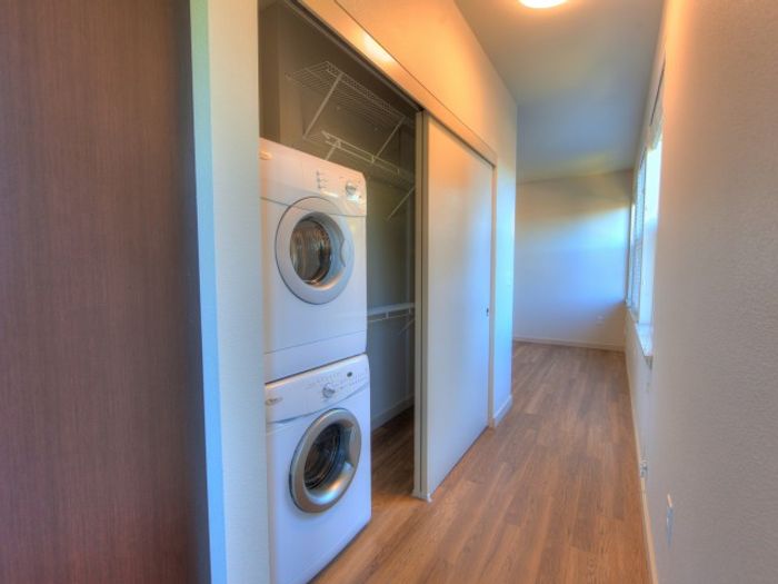 pdx apartment with in-unit laundry