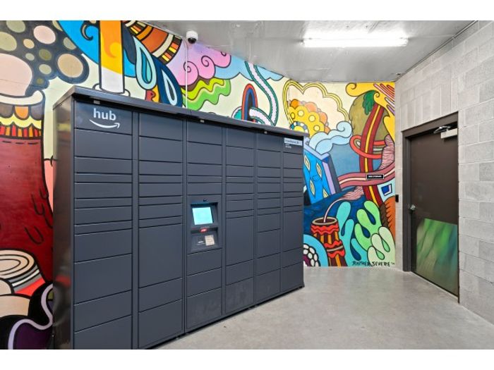 apartments with package lockers in portland