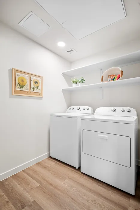 washer and dryer in-unit
