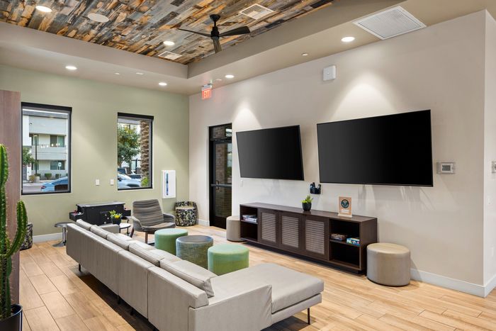 resort-style apartments gilbert az