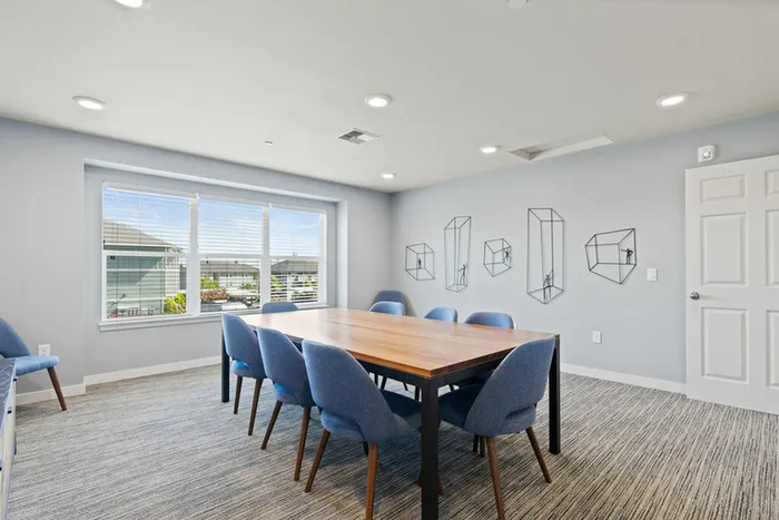 luxury apartments in west salem