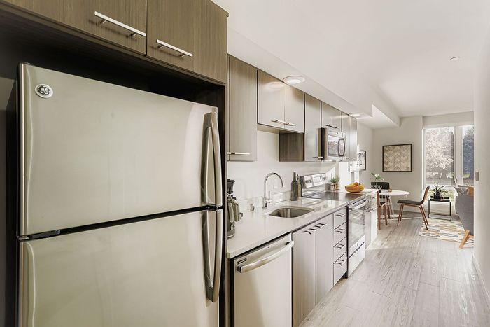 1B Executive Studio