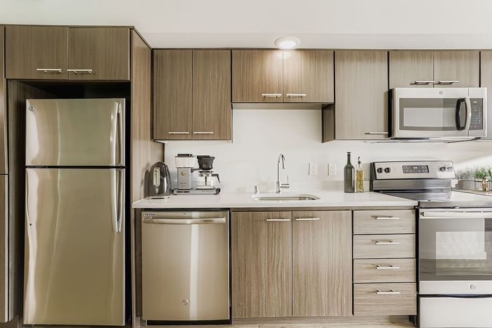 1B Executive Studio