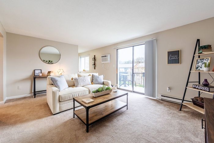 The open living area provides flexible space that adapts to your changing needs throughout the day. | Princeton Reserve | Dracut Apartments
