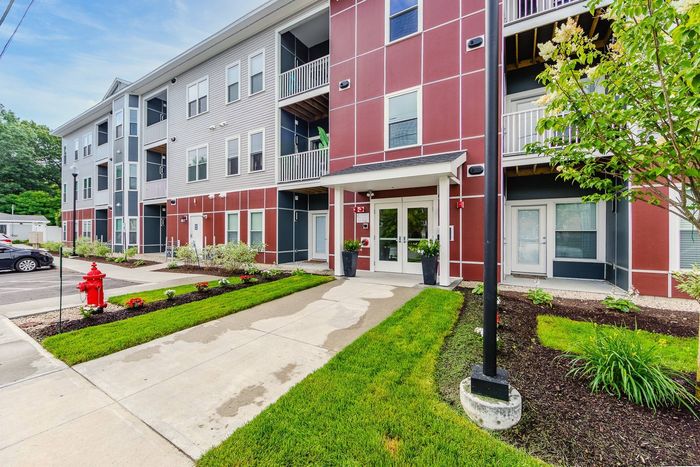 Enjoy scenic rides along our well-maintained biking paths that wind through beautiful landscapes. | Princeton Dover Apartments | Princeton Dover Apartments