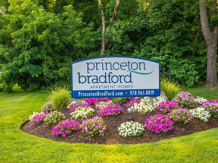 Sign at Haverhill Apartment Community | Apartments Near Haverhill Ma | Princeton Bradford Apartments