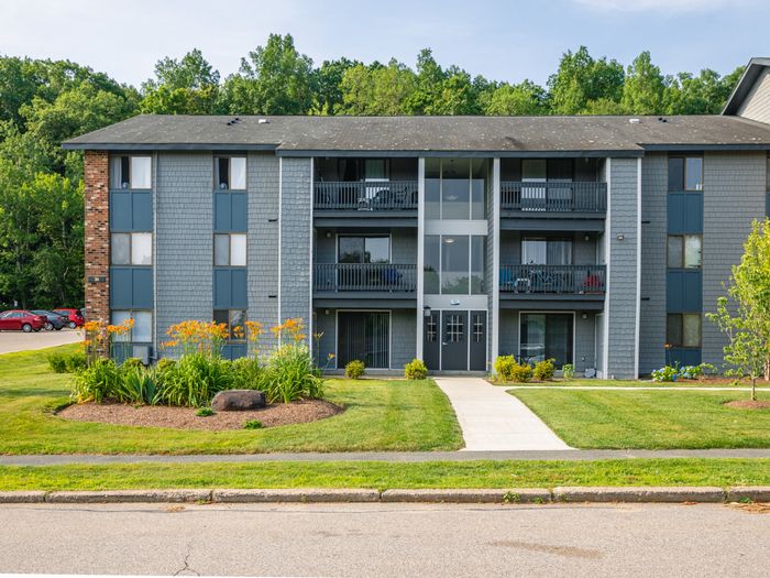Landscaping, grounds, exterior | Haverhill, MA Apartments For Rent | Princeton Bradford Apartments