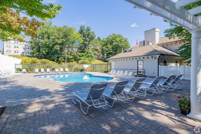 Leasing Office and Pool | Boulder Park Apartments in Nashua NH | Boulder Park Apartments in Nashua NH