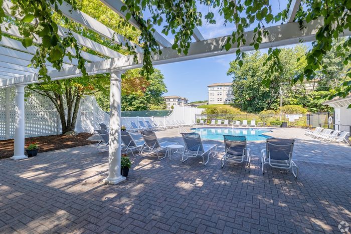 Clubhouse and Pool | Boulder Park Apartments in Nashua NH | Boulder Park Apartments in Nashua NH