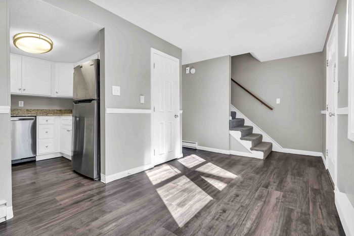 5 Coach 5-Kitchen and Steps_sml