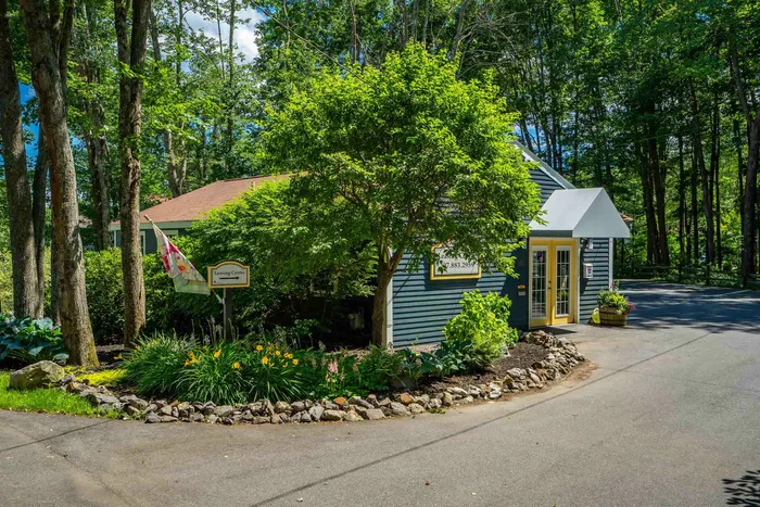 Foxcroft Leasing Center ext sml