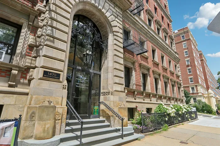 Your spacious balcony offers comfortable outdoor living with room for seating and dining areas. | Princeton on Beacon Street |