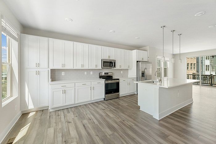 Sophisticated and Contemporary Kitchen and Dining Areas