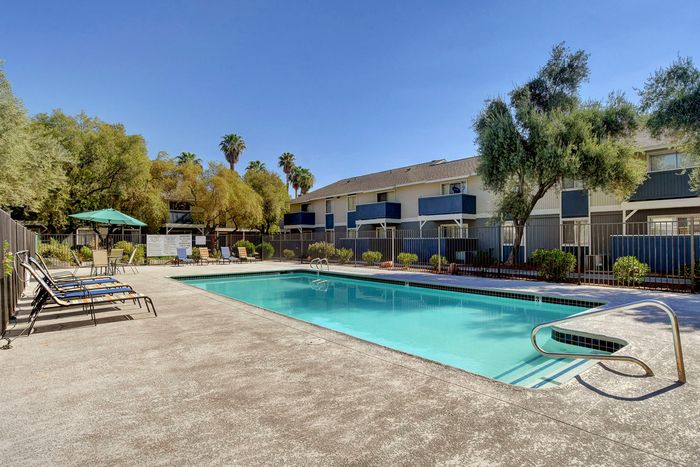 Paradise Square | Apartments For Rent in Las Vegas