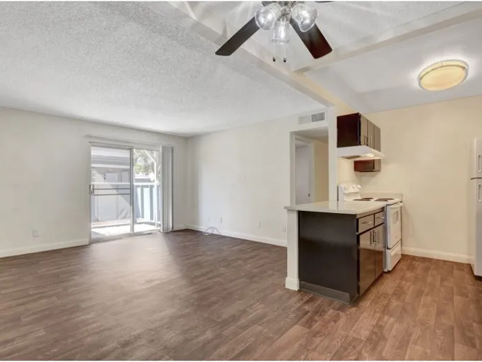 Paradise Square | Apartments For Rent in Las Vegas