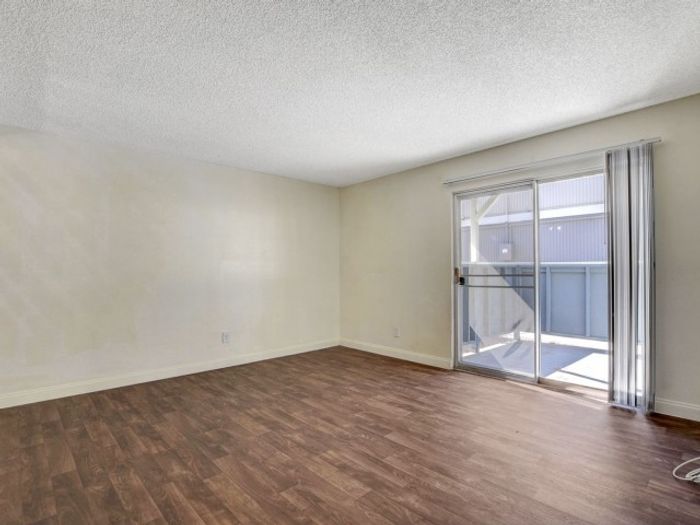 Paradise Square | Apartments For Rent in Las Vegas