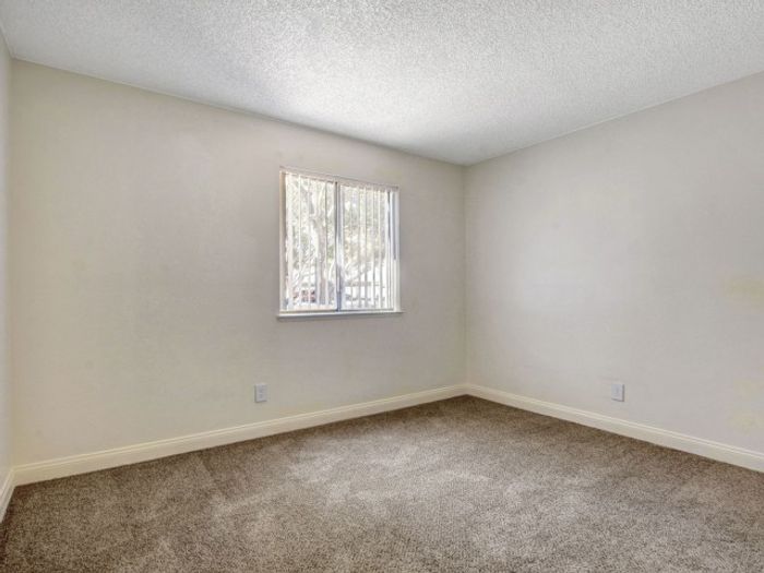 Paradise Square | Apartments For Rent in Las Vegas