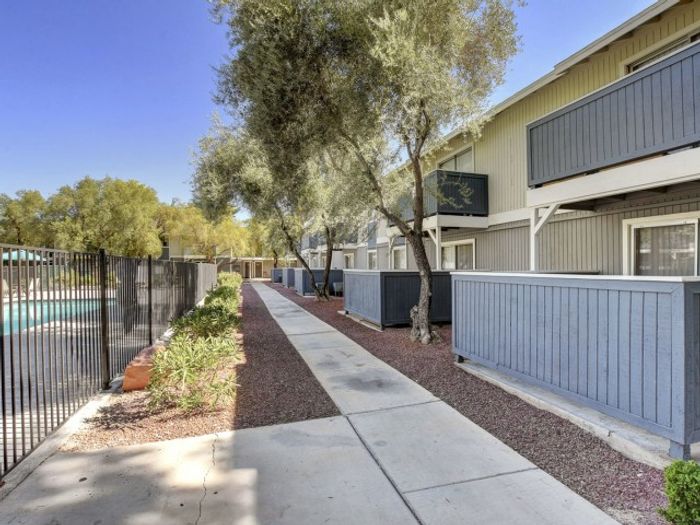 Paradise Square | Apartments For Rent in Las Vegas
