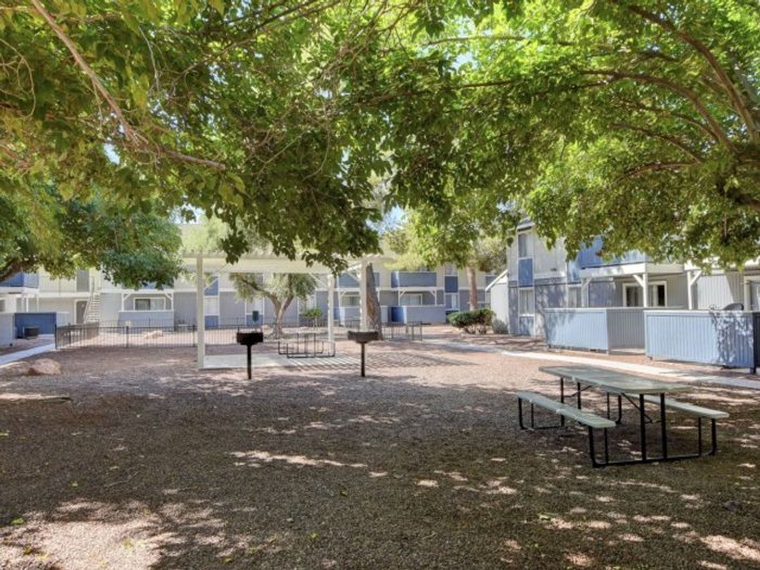 Paradise Square | Apartments For Rent in Las Vegas