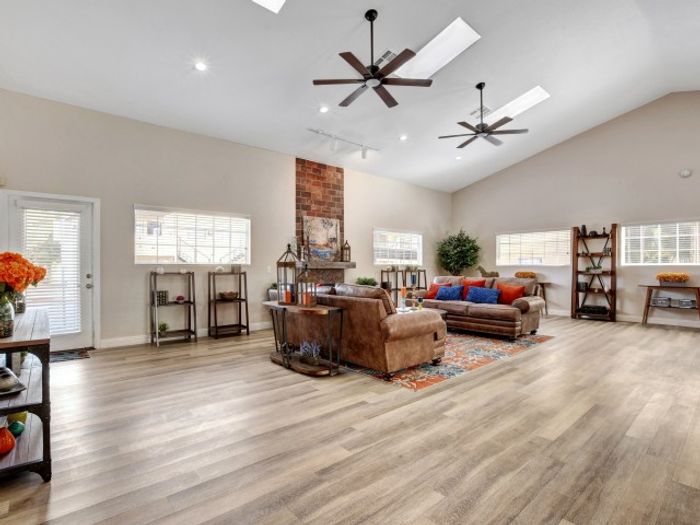 Ridge Falls, Apartments For Rent