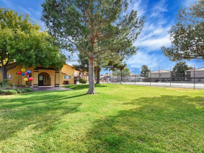 Ridge Falls, Apartments For Rent