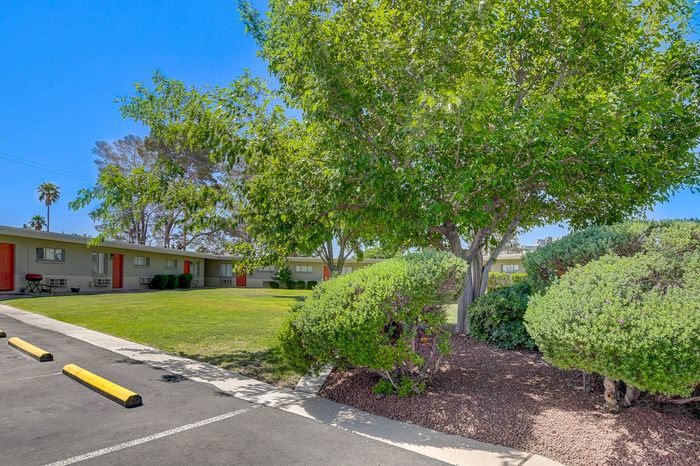 Campus Crossing, Apartments For Rent in Las Vegas