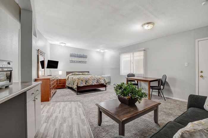 Paradise Royale | Apartments For Rent in Las Vegas, NV