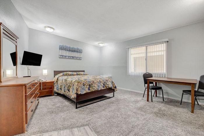 Paradise Royale | Apartments For Rent in Las Vegas, NV