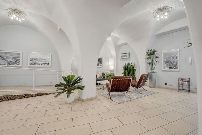 Paradise Royale | Apartments For Rent in Las Vegas, NV