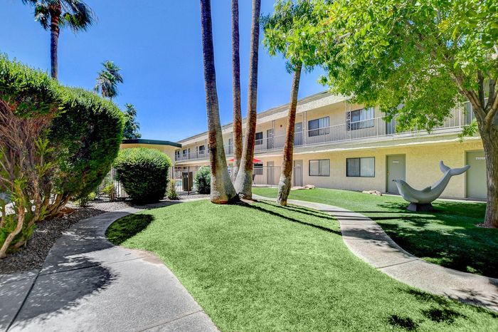 Paradise Royale | Apartments For Rent in Las Vegas, NV